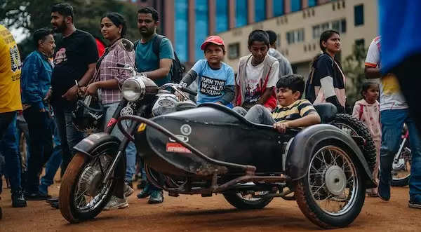 രാജ്യമെമ്പാടും അന്താരാഷ്ട്ര ജാവ-യെസ്ഡി ദിനാഘോഷം സംഘടിപ്പിച്ചു