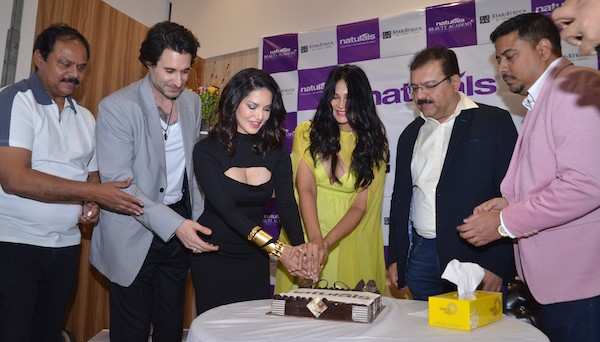 Sunny Leone stands up for 'Beauty without Cruelty' with Naturals Beauty Academy-Starstruck by Sunny Leone collab: launches Naturals Borivali outlet