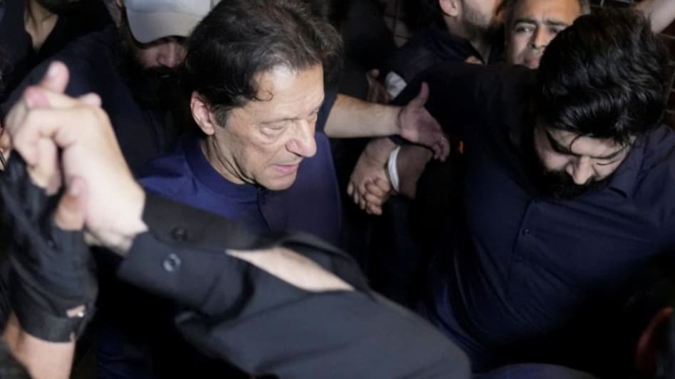 Ex-Pakistan PM Imran Khan's appeal from jail: 'Take me out, cell full of  flies and insects' - BusinessToday
