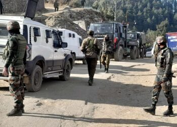 Poonch: Security personnel during a cordon and search operation near the site where Army vehicles were ambushed by terrorists on Thursday, in Poonch district, Friday, Dec. 22, 2023. (PTI Photo) (PTI12_22_2023_000392A)