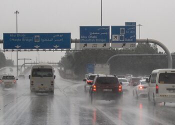 Downpour at the Mussafah Industrial area. in Abu Dhabi. Vctor Besa / The National