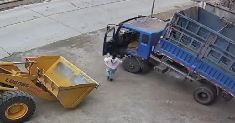 Young woman by stopping the Truck