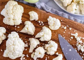 __opt__aboutcom__coeus__resources__content_migration__simply_recipes__uploads__2019__01__HT-Cauliflower-Rice-METHOD-1-d413b6c0892f4b3696848d93546216d6