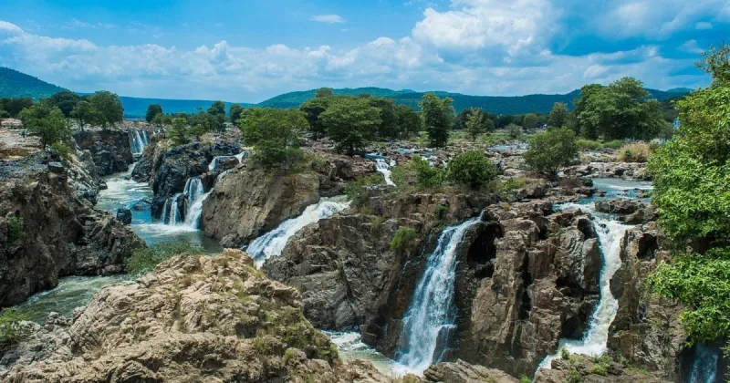 Hogenakkal Waterfalls Karnataka