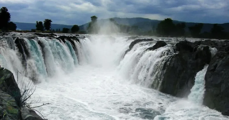 Hogenakkal Waterfalls Karnataka