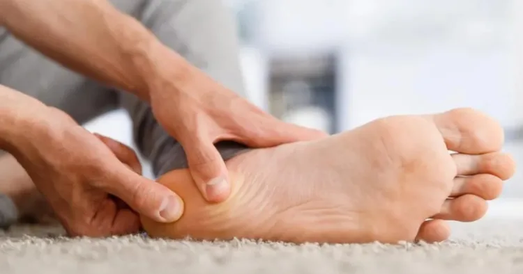 Plantar fasciitis causes and symptoms