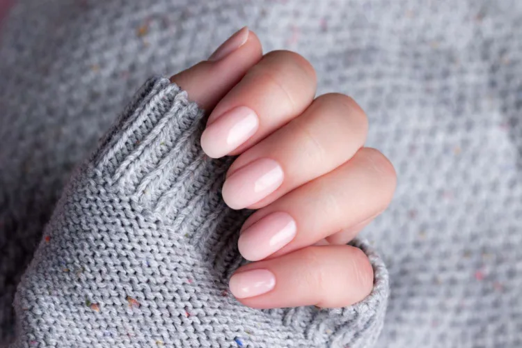 bubble-bath-nails-GettyImages-1396293521-62044b27162345579ecc3e1a62bf66e8