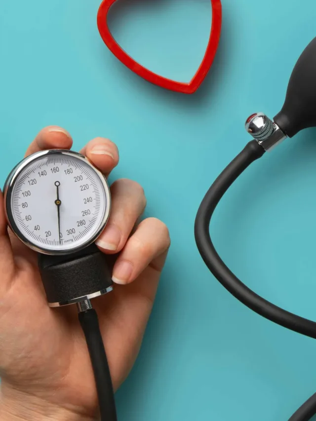 1691314439644_personusingtensiometerbloodpressure