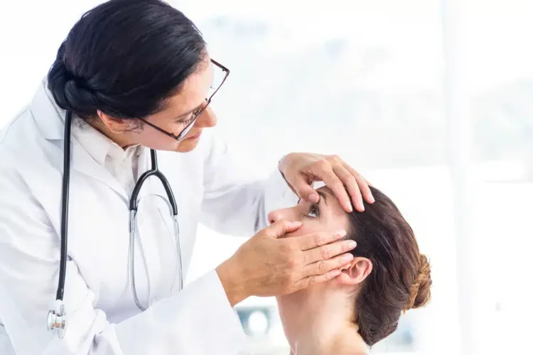 eye-care-professional.jpg