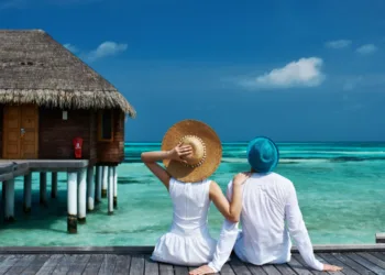 underscored-cheap-honeymoon-packages-lead-couple-honeymoon-beach-maldives