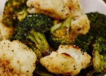 Roasted-Broccoli-and-Cauliflower-Feature-720x720