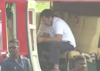 Rahul Gandhi's helicopter stuck in Godda due to lack of permission to fly