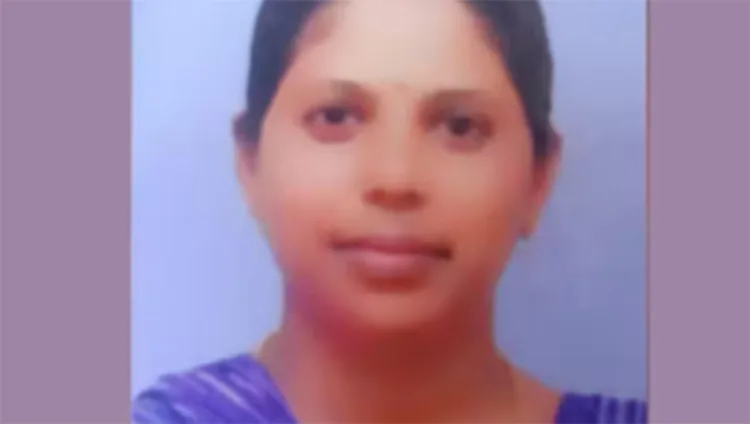 A married woman committed suicide by breaking into her lover's house