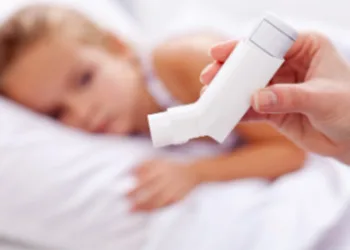 What is the main cause of asthma in children?