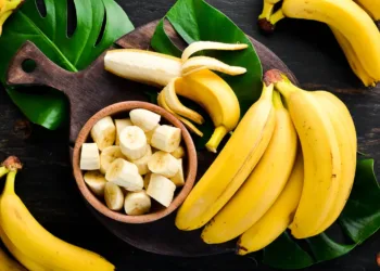 4440854-Banana-hero