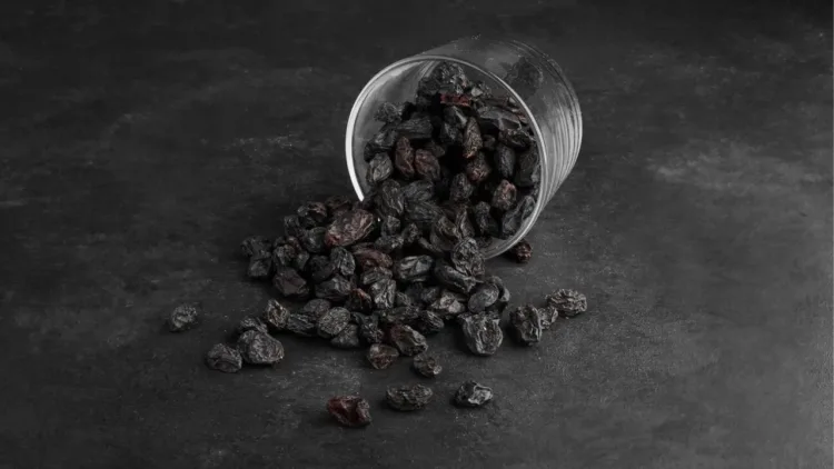 BLACK-RAISINS-1