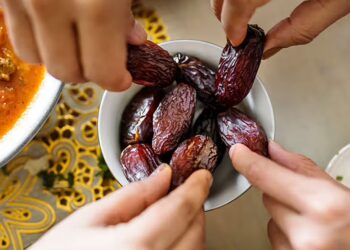 family-eating-dates-732-549-feature-thumb