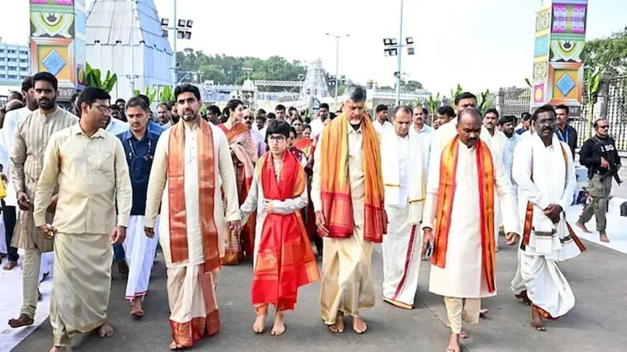 തിരുപ്പതിയില്‍ 54 കോടിയുടെ അഴിമതി; 350 രൂപയുടെ ദുപ്പട്ട വിറ്റഴിച്ചത് 1300 രൂപയ്ക്ക്